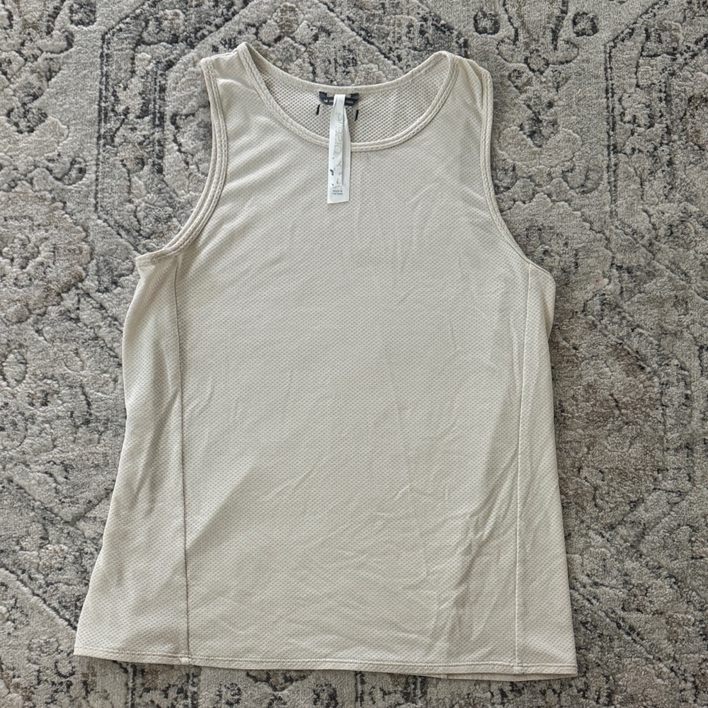 Oiselle tank size 4